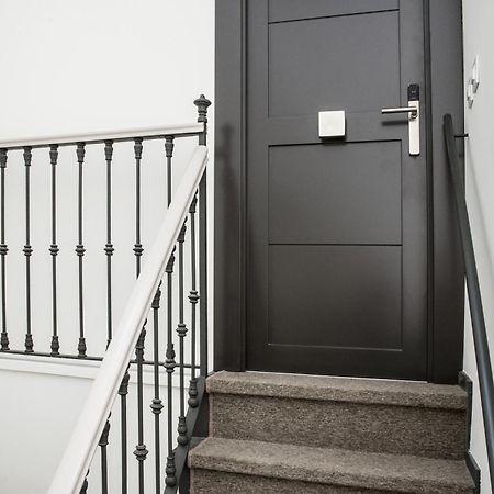 Puerta Catedral Holiday Suites Севиля Стая снимка