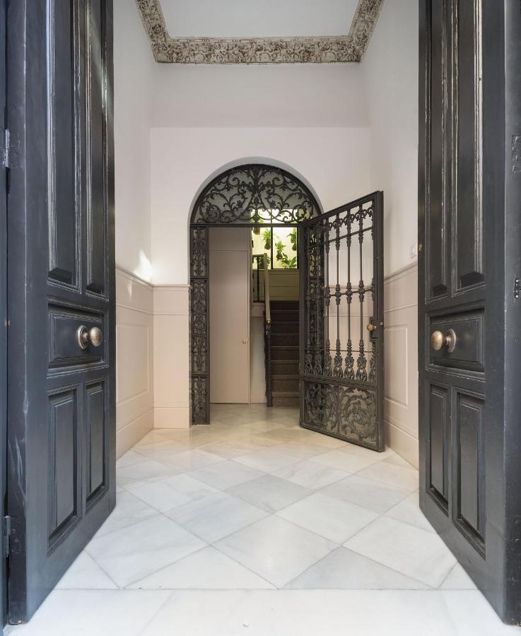 Puerta Catedral Holiday Suites Севиля Екстериор снимка