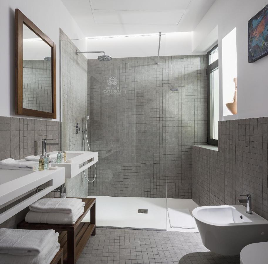 Puerta Catedral Holiday Suites Севиля Екстериор снимка